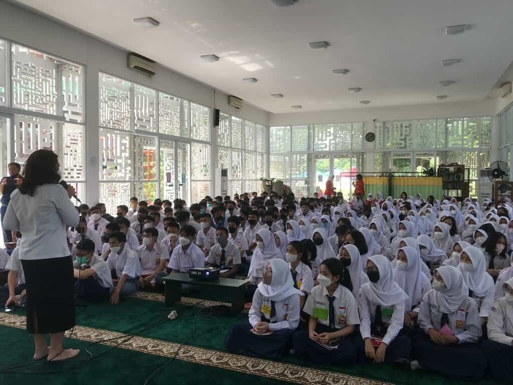 Sosialisasi pencegahan narkoba dalam rangka kegiatan MPLS (Masa Pengenalan Lingkungan Sekolah) Sosialisasi pencegahan narkoba dalam rangka kegiatan MPLS (Masa Pengenalan Lingkungan Sekolah)
