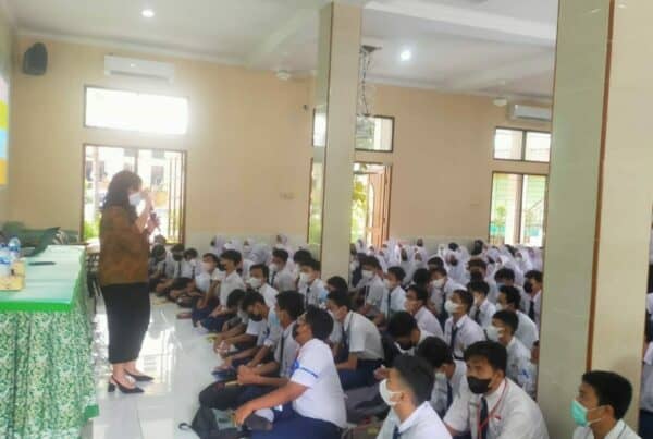 Sosialisasi pencegahan narkoba dalam rangka kegiatan MPLS (Masa Pengenalan Lingkungan Sekolah)